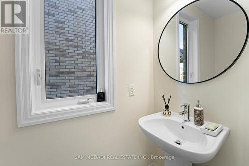 37 Southbury Manor (Upper) Drive, Caledon, ON - Indoor Photo Showing Bathroom