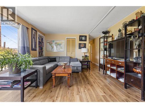 8 Rose Place, Osoyoos, BC - Indoor Photo Showing Other Room