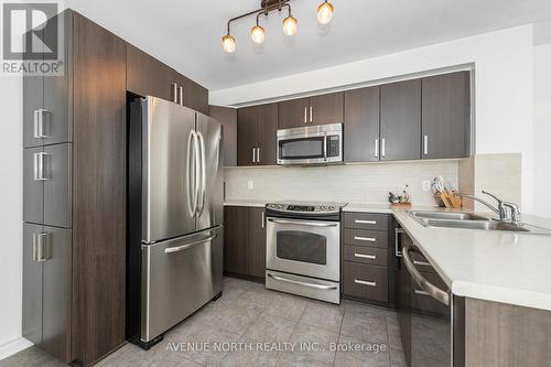 2391 Esprit Drive, Ottawa, ON - Indoor Photo Showing Kitchen With Double Sink With Upgraded Kitchen
