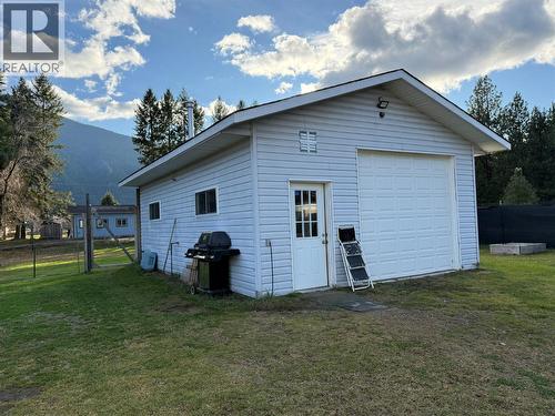 580 Cameron Avenue, Grand Forks, BC - Outdoor