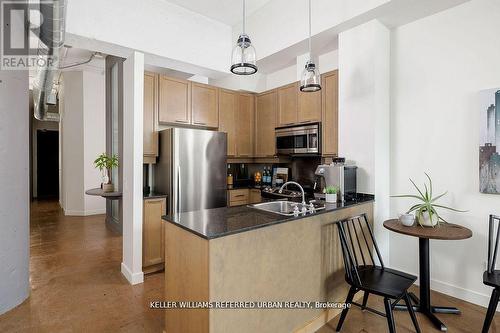 618 - 155 Dalhousie Street, Toronto, ON - Indoor Photo Showing Kitchen