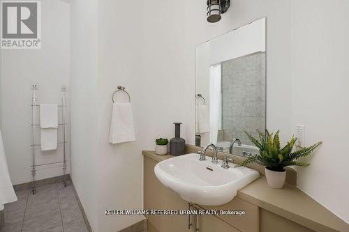 618 - 155 Dalhousie Street, Toronto, ON - Indoor Photo Showing Bathroom