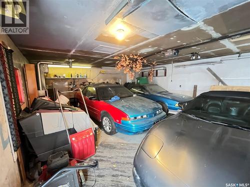 307 Aspen Street, Maple Creek, SK - Indoor Photo Showing Garage