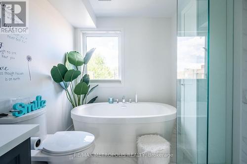 27 Thornton Avenue, Toronto, ON - Indoor Photo Showing Bathroom