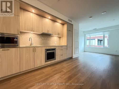 702 - 259 The Kingsway, Toronto, ON - Indoor Photo Showing Kitchen
