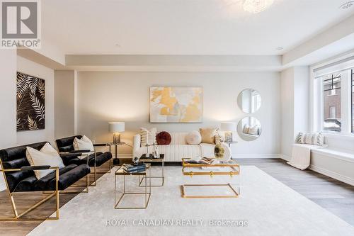12 Rapids Lane, Hamilton, ON - Indoor Photo Showing Living Room