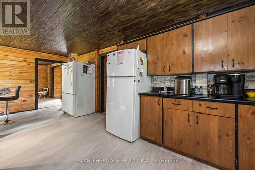 5 Linney Lane, Mcdougall, ON - Indoor Photo Showing Kitchen