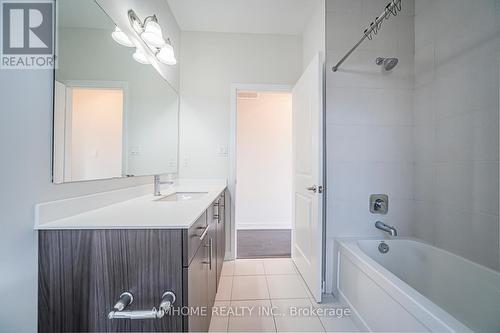 220 Beaveridge Avenue, Oakville, ON - Indoor Photo Showing Bathroom