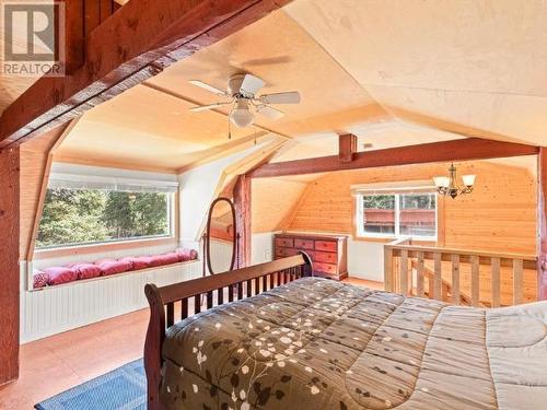 8 Tagish River Road, Whitehorse South, YT - Indoor Photo Showing Bedroom