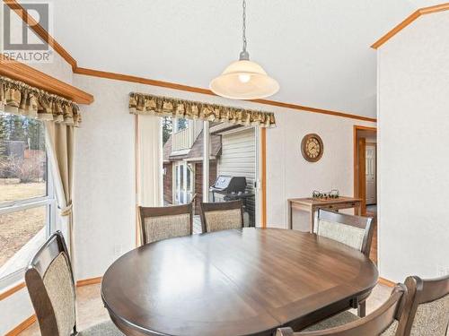 8 Tagish River Road, Whitehorse South, YT - Indoor Photo Showing Dining Room