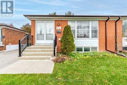 52 CLYDESDALE DRIVE  Toronto, ON M2J 3N2