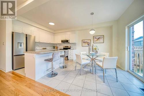 34 Ness Drive, Richmond Hill, ON - Indoor Photo Showing Kitchen