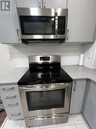 116 - 402 The East Mall, Toronto, ON - Indoor Photo Showing Kitchen