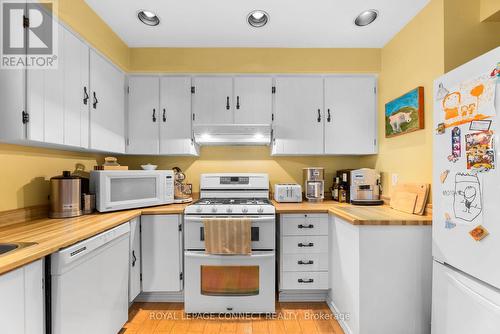 166 Clements Road E, Ajax, ON - Indoor Photo Showing Kitchen