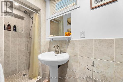 166 Clements Road E, Ajax, ON - Indoor Photo Showing Bathroom