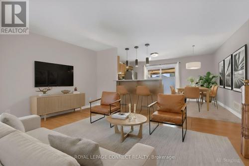 25 Springdale Drive, Kawartha Lakes, ON - Indoor Photo Showing Living Room