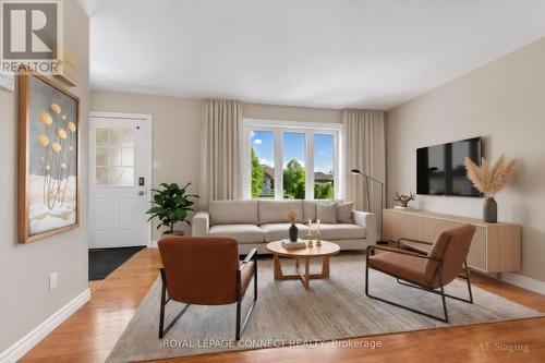 25 Springdale Drive, Kawartha Lakes, ON - Indoor Photo Showing Living Room