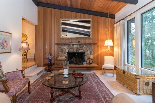 9565 Ardmore Dr, North Saanich, BC 