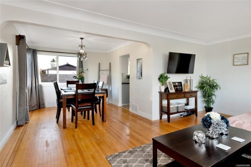 1013 Strathmore St, Nanaimo, BC 