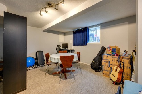 1013 Strathmore St, Nanaimo, BC 