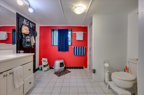 1013 Strathmore St, Nanaimo, BC 