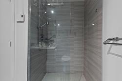 Salle de bains attenante à la CCP - 