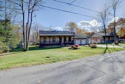 1243 Rue des Bouleaux  Les Cèdres, QC J7T 1H8