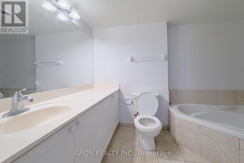 512 - 5 Northtown Way, Toronto, ON - Indoor Photo Showing Bathroom