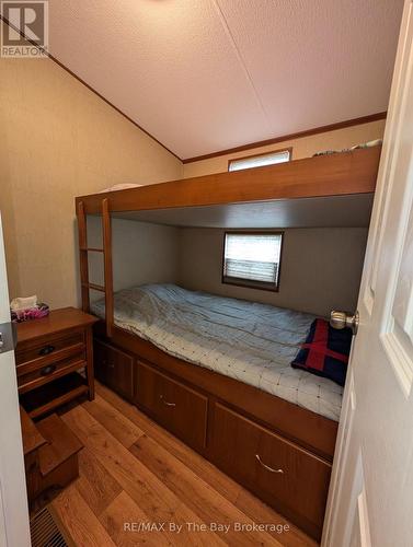 2 White Pines Trail, Wasaga Beach, ON - Indoor Photo Showing Bedroom