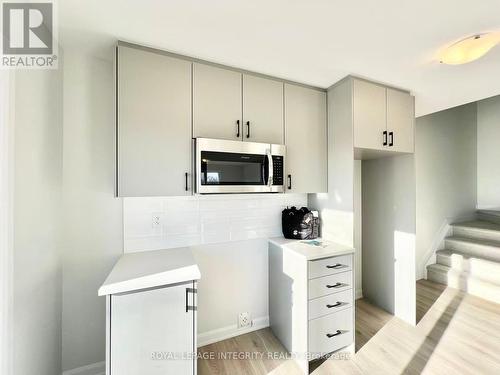 1118 Creekway Private, Ottawa, ON - Indoor Photo Showing Laundry Room