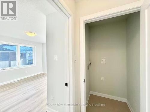 Laundry closet - 1118 Creekway Private, Ottawa, ON - Indoor Photo Showing Other Room