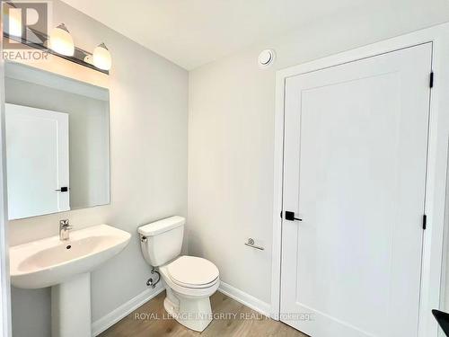 1118 Creekway Private, Ottawa, ON - Indoor Photo Showing Bathroom