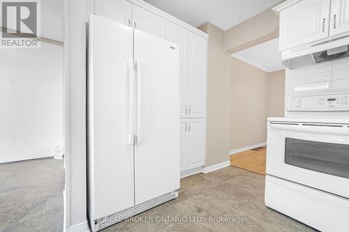 10 - 890 Cahill Drive W, Ottawa, ON - Indoor Photo Showing Kitchen