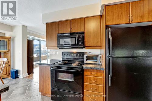 506 - 1770 Main Street W, Hamilton, ON - Indoor Photo Showing Kitchen
