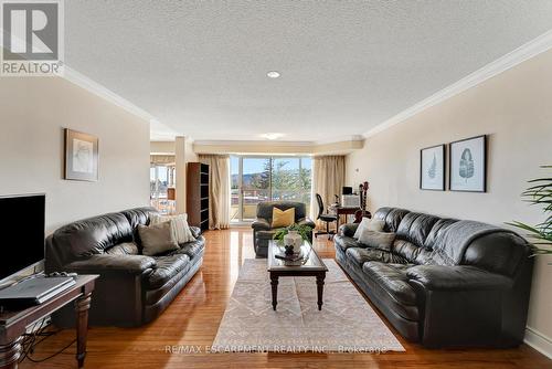 506 - 1770 Main Street W, Hamilton, ON - Indoor Photo Showing Living Room
