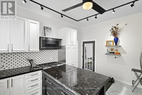 85 Pine Street S, Thorold (Thorold Downtown), ON - Indoor Photo Showing Kitchen