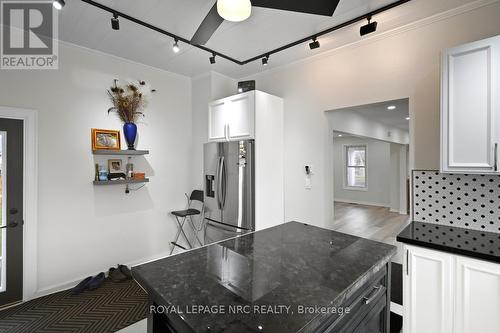 85 Pine Street S, Thorold (Thorold Downtown), ON - Indoor Photo Showing Kitchen