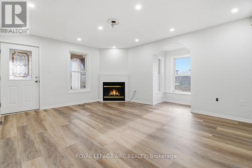 85 Pine Street S, Thorold (Thorold Downtown), ON - Indoor With Fireplace