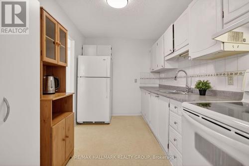 1001 - 665 Bathgate Drive, Ottawa, ON - Indoor Photo Showing Kitchen