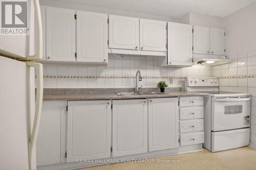 1001 - 665 Bathgate Drive, Ottawa, ON - Indoor Photo Showing Kitchen With Double Sink