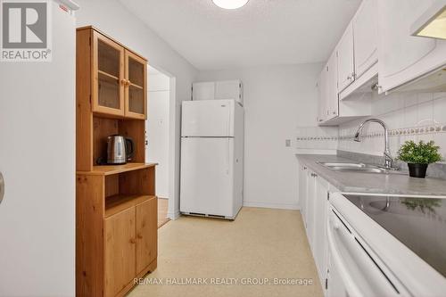1001 - 665 Bathgate Drive, Ottawa, ON - Indoor Photo Showing Kitchen