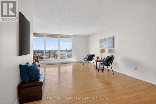 1001 - 665 Bathgate Drive, Ottawa, ON - Indoor