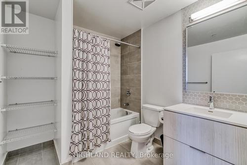 321 - 2520 Eglinton Avenue W, Mississauga, ON - Indoor Photo Showing Bathroom