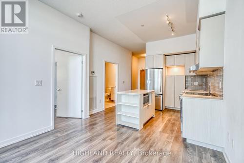 321 - 2520 Eglinton Avenue W, Mississauga, ON - Indoor Photo Showing Kitchen