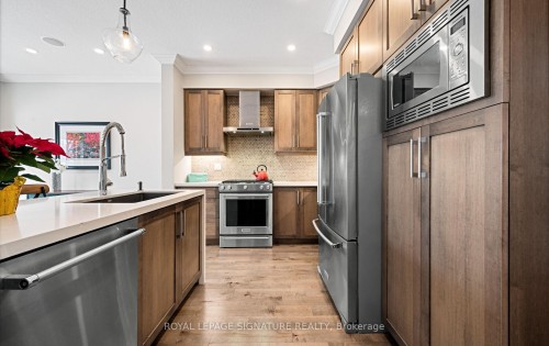 24-2086 Ghent Avenue, Burlington, ON - Indoor Photo Showing Kitchen