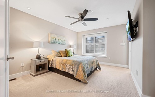 24-2086 Ghent Avenue, Burlington, ON - Indoor Photo Showing Bedroom