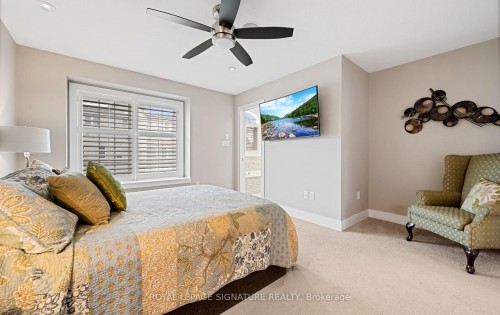 24-2086 Ghent Avenue, Burlington, ON - Indoor Photo Showing Bedroom