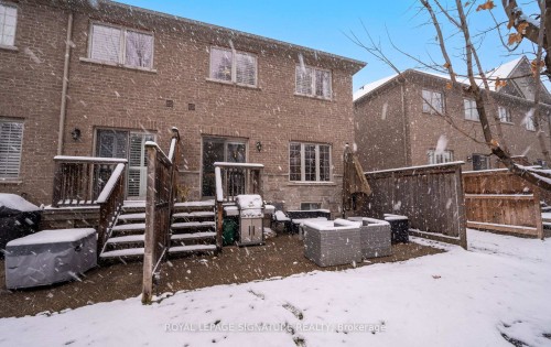 24-2086 Ghent Avenue, Burlington, ON - Outdoor