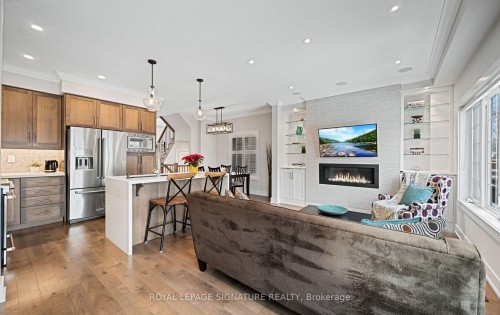 24-2086 Ghent Avenue, Burlington, ON - Indoor Photo Showing Kitchen With Upgraded Kitchen