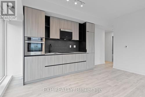 1501 - 2 Augusta Avenue, Toronto, ON - Indoor Photo Showing Kitchen